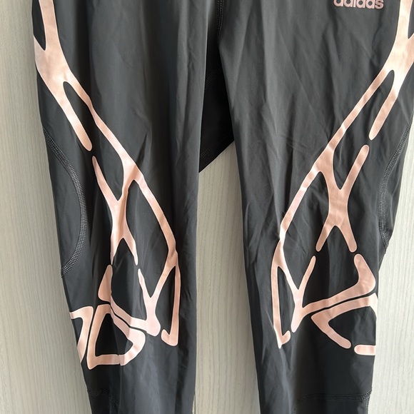 NWOT adidas AZ Adizero size small 3/4 graphic running tights med compression - Picture 4 of 16